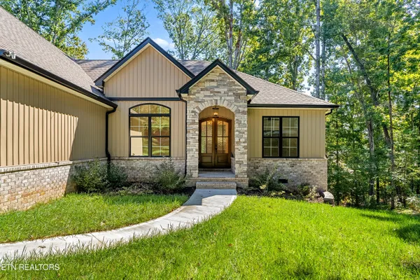 Property Slideshow image 2 of 39 | 207 inata trce, Loudon, TN, 37774