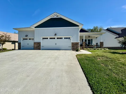 Property Slideshow image 2 of 52 | 170 elokwa way, Loudon, TN, 37774