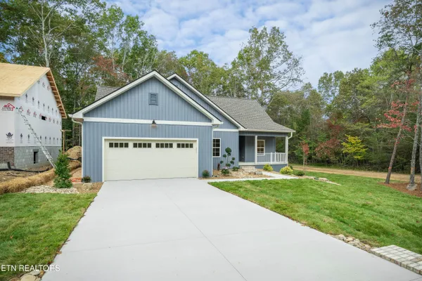 Property Slideshow image 2 of 37 | 160 hawes cir, Crossville, TN, 38558