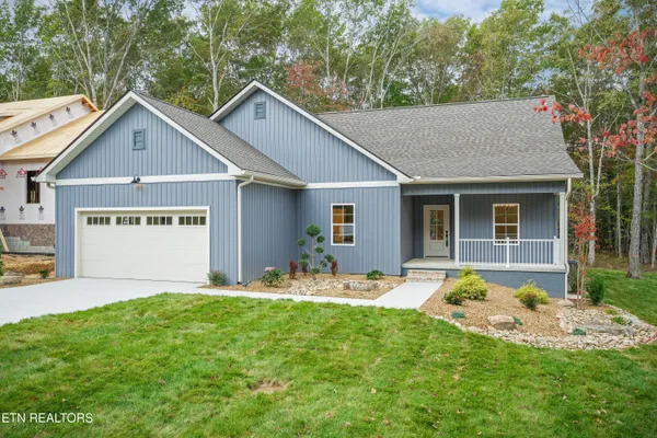 Property Slideshow image 3 of 37 | 160 hawes cir, Crossville, TN, 38558