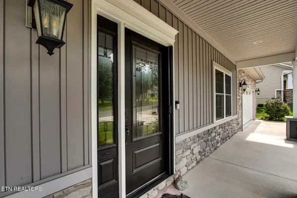 Property Slideshow image 3 of 48 | 184 saloli way, Loudon, TN, 37774