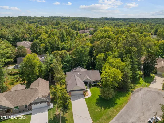 Property Slideshow image 2 of 58 | 13 kenwood ct, Crossville, TN, 38558