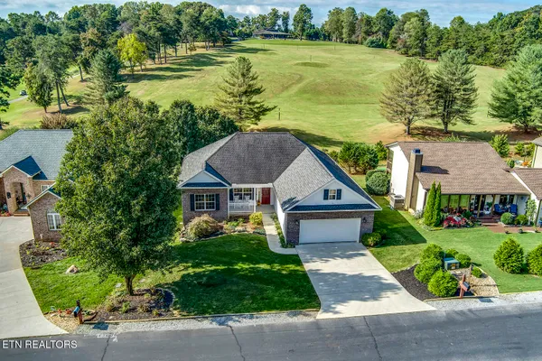 Property Slideshow image 2 of 54 | 134 daleyuhski way, Loudon, TN, 37774