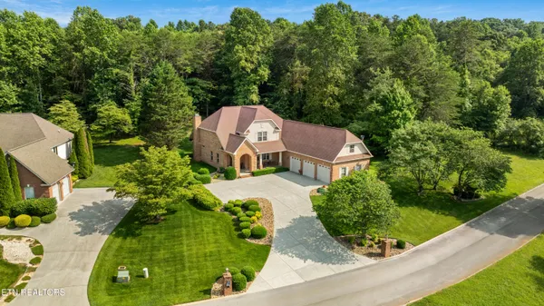 Property Slideshow image 3 of 40 | 725 wood duck dr, Vonore, TN, 37885