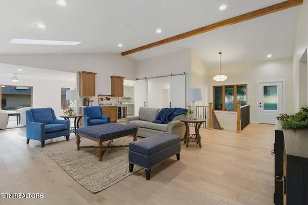 Property Slideshow image 3 of 34 | 143 inata cir, Loudon, TN, 37774