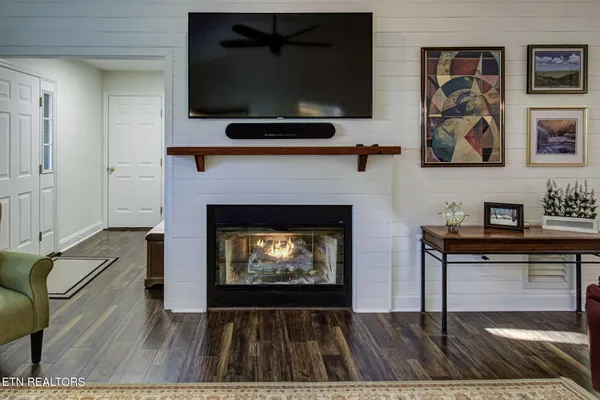 Property Slideshow image 3 of 42 | 203 kawga ln, Loudon, TN, 37774