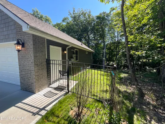 Property Slideshow image 2 of 29 | 120 bent oak ter, Crossville, TN, 38558