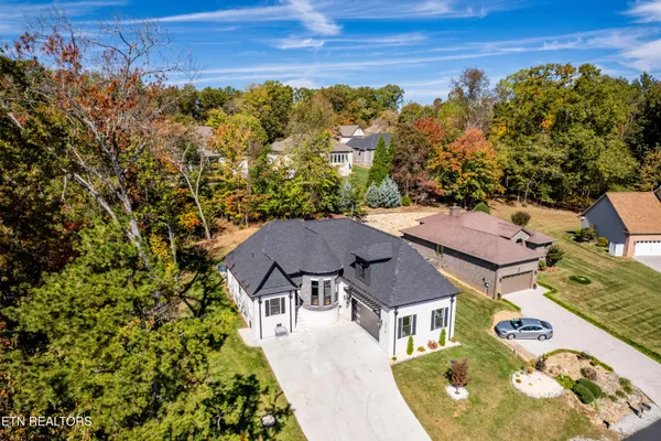 Property Slideshow image 3 of 42 | 316 ootsima ln, Loudon, TN, 37774