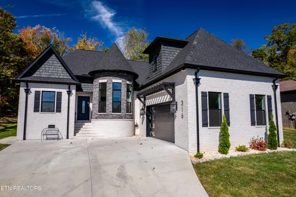 Property Slideshow image 2 of 42 | 316 ootsima ln, Loudon, TN, 37774