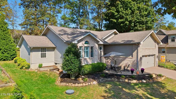 Property Slideshow image 2 of 36 | 301 tahlequah dr, Loudon, TN, 37774