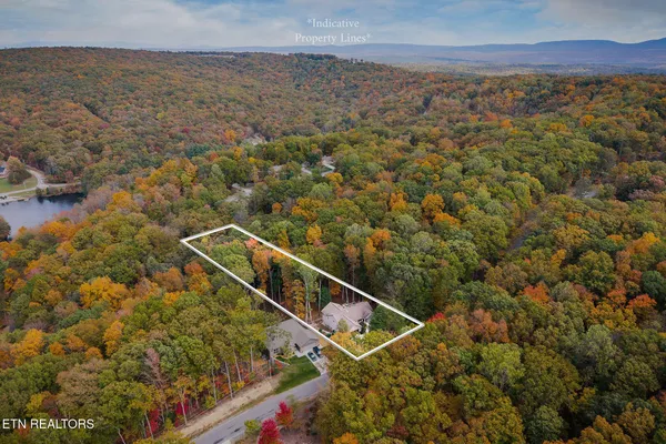 Property Slideshow image 3 of 60 | 122 pineridge loop, Crossville, TN, 38558