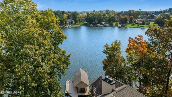 Property Slideshow image 3 of 60 | 354 okema way, Loudon, TN, 37774