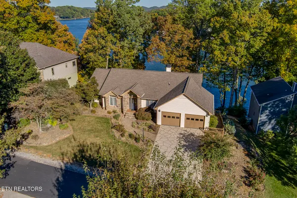 Property Slideshow image 2 of 58 | 206 kiyuga ln, Loudon, TN, 37774