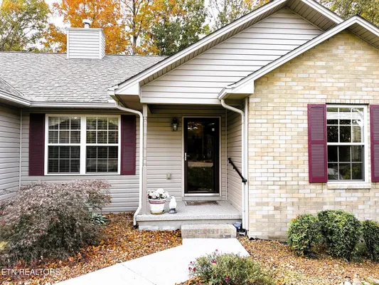 Property Slideshow image 2 of 29 | 204 lakeview dr, Crossville, TN, 38558