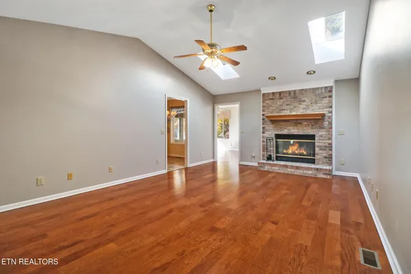 Property Slideshow image 3 of 32 | 112 lakewood dr, Crossville, TN, 38558