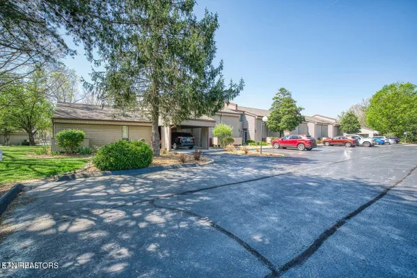 Property Slideshow image 2 of 40 | 7 lakeshore cir unit 141, Crossville, TN, 38558