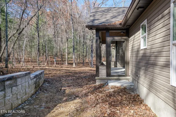 Property Slideshow image 3 of 37 | 149 dalefield loop, Crossville, TN, 38558