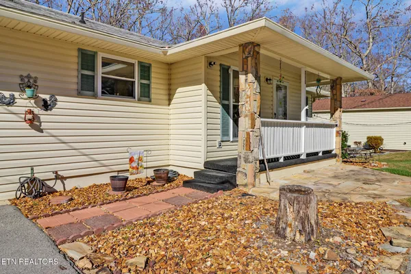 Property Slideshow image 3 of 26 | 129 lakeshire dr, Crossville, TN, 38558