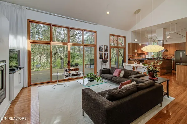 Property Slideshow image 3 of 48 | 128 santee way, Loudon, TN, 37774