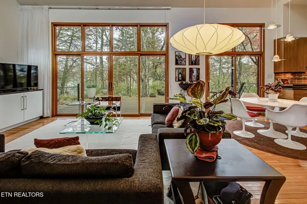 Property Slideshow image 2 of 48 | 128 santee way, Loudon, TN, 37774