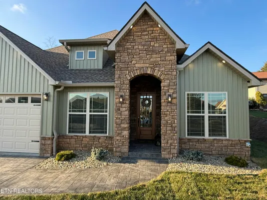 Property Slideshow image 2 of 40 | 205 chogi ln, Loudon, TN, 37774