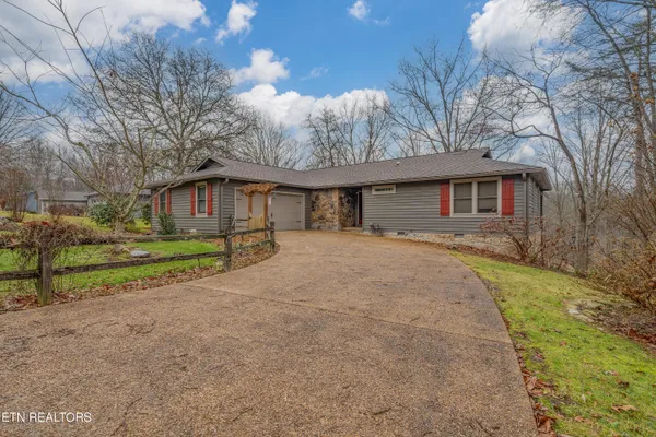 Property Slideshow image 3 of 41 | 166 canterbury dr, Crossville, TN, 38558
