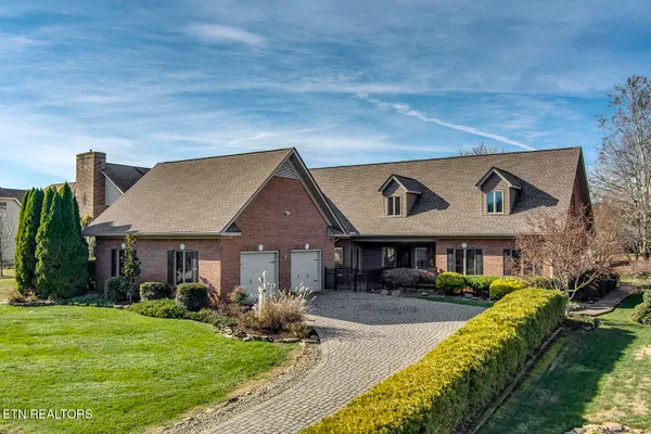 Property Slideshow image 3 of 62 | 129 kiowa way, Loudon, TN, 37774