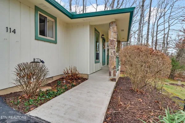 Property Slideshow image 2 of 33 | 114 lakeshire dr, Crossville, TN, 38558