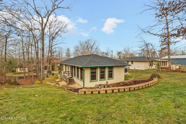 Property Slideshow image 3 of 33 | 114 lakeshire dr, Crossville, TN, 38558