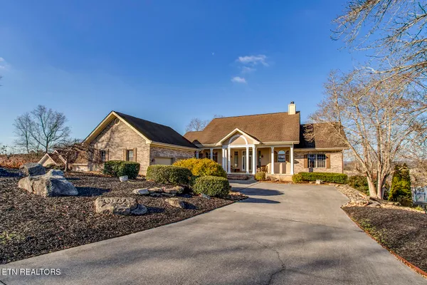 Property Slideshow image 3 of 62 | 411 catoosa ln, Loudon, TN, 37774