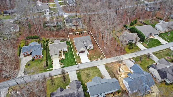 Property Slideshow image 2 of 51 | 116 highgate dr, Crossville, TN, 38558