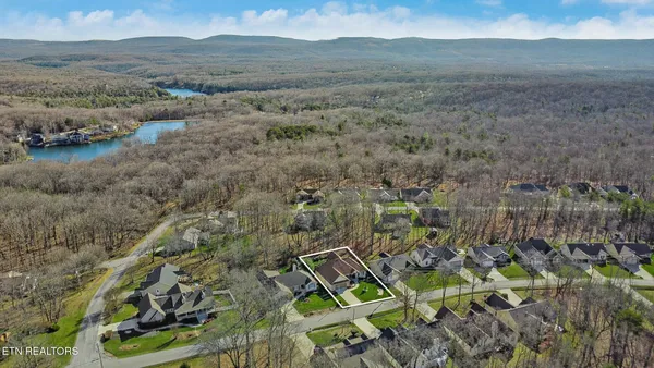 Property Slideshow image 3 of 42 | 222 amherst ln, Crossville, TN, 38558