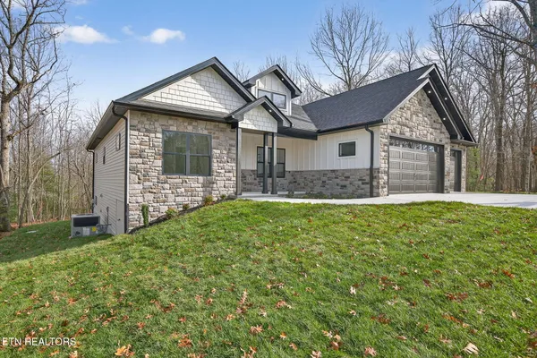 Property Slideshow image 3 of 52 | 605 westchester dr, Crossville, TN, 38558