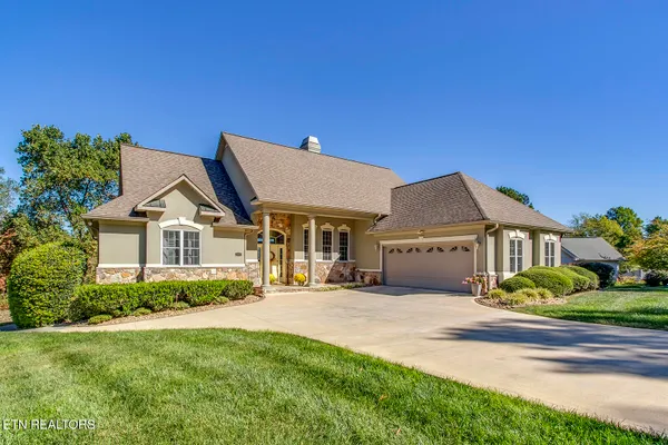 Property Slideshow image 3 of 63 | 409 skiatook ln, Loudon, TN, 37774