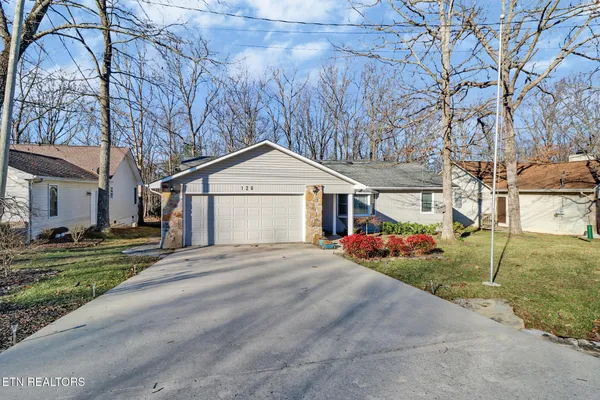 Property Slideshow image 3 of 56 | 126 prescott ln, Crossville, TN, 38558