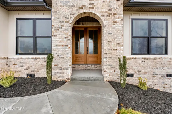 Property Slideshow image 3 of 49 | 178 elokwa way, Loudon, TN, 37774