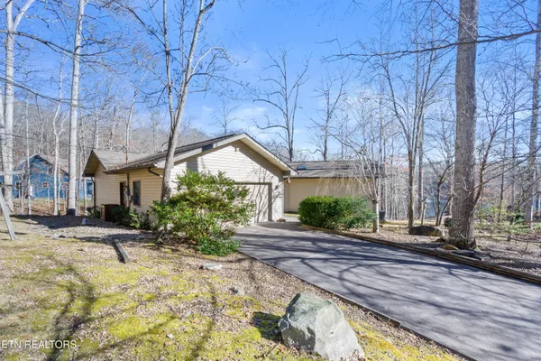 Property Slideshow image 3 of 42 | 11 londell ct, Crossville, TN, 38558