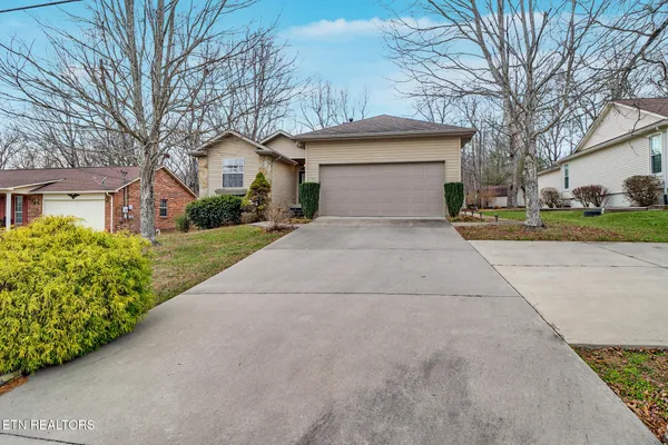 Property Slideshow image 2 of 30 | 178 snead dr, Crossville, TN, 38558