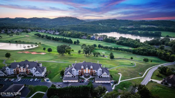 Property Slideshow image 2 of 41 | 565 rarity bay pkwy apt 102, Vonore, TN, 37885