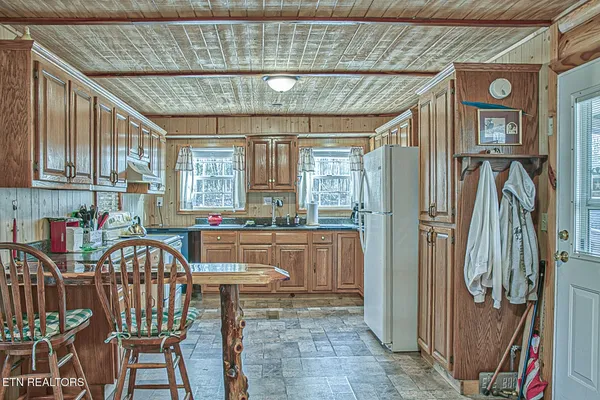 Property Slideshow image 3 of 27 | 214 monticello loop, Crossville, TN, 38558