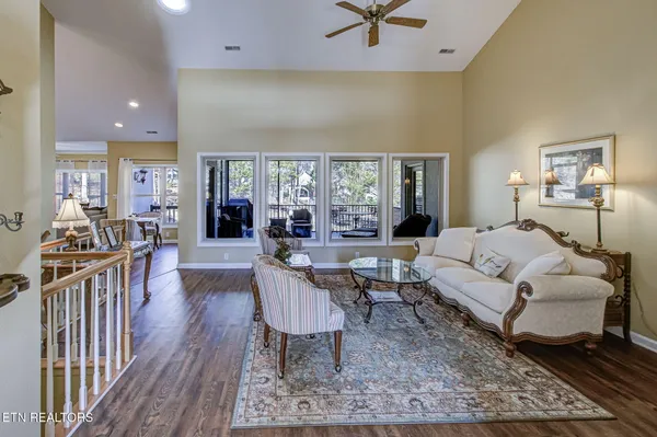 Property Slideshow image 3 of 41 | 211 vinita pl, Loudon, TN, 37774