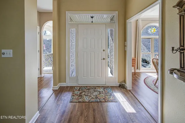 Property Slideshow image 3 of 42 | 211 vinita pl, Loudon, TN, 37774