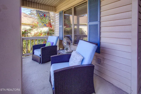 Property Slideshow image 2 of 41 | 522 tanasi cir, Loudon, TN, 37774