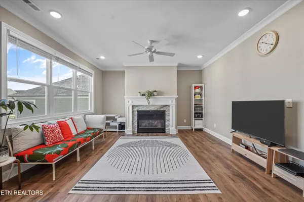 Property Slideshow image 3 of 43 | 505 chestnut pl, Loudon, TN, 37774