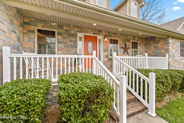 Property Slideshow image 2 of 38 | 531 lakeview dr, Crossville, TN, 38558