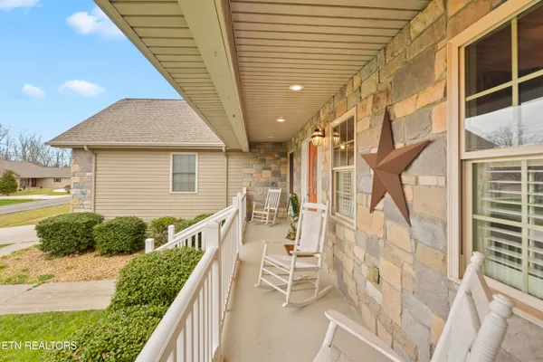 Property Slideshow image 3 of 38 | 531 lakeview dr, Crossville, TN, 38558