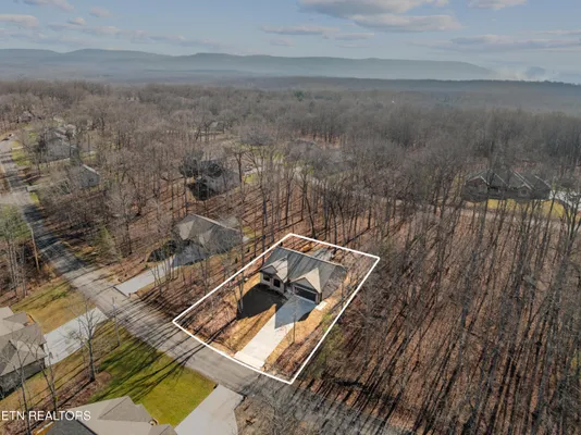 Property Slideshow image 3 of 46 | 233 albemarle cir, Crossville, TN, 38558