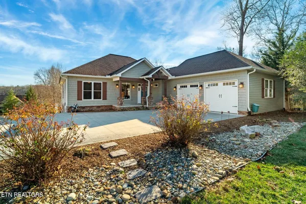 Property Slideshow image 3 of 12 | 128 saligugi way, Loudon, TN, 37774