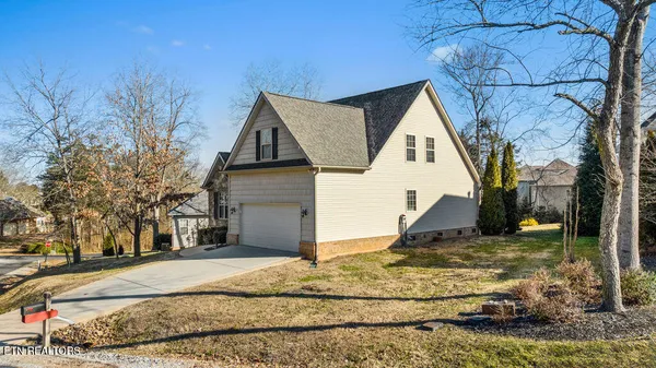 Property Slideshow image 2 of 41 | 203 coyatee ct, Loudon, TN, 37774