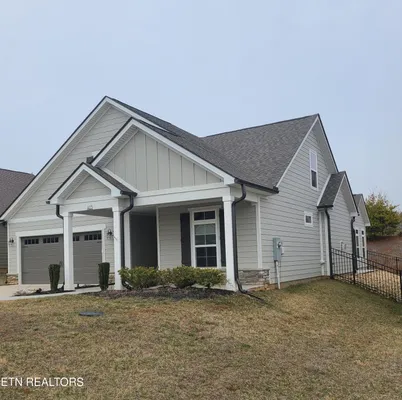 Property Slideshow image 2 of 3 | 403 sycamore pl, Loudon, TN, 37774